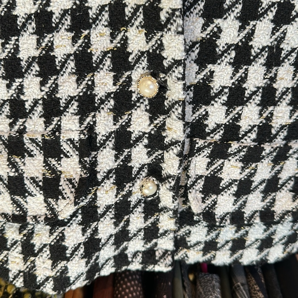 Unbranded white/black houndstooth 3 button faux 2 pocket cropped blazer size XS - Picture 2 of 3